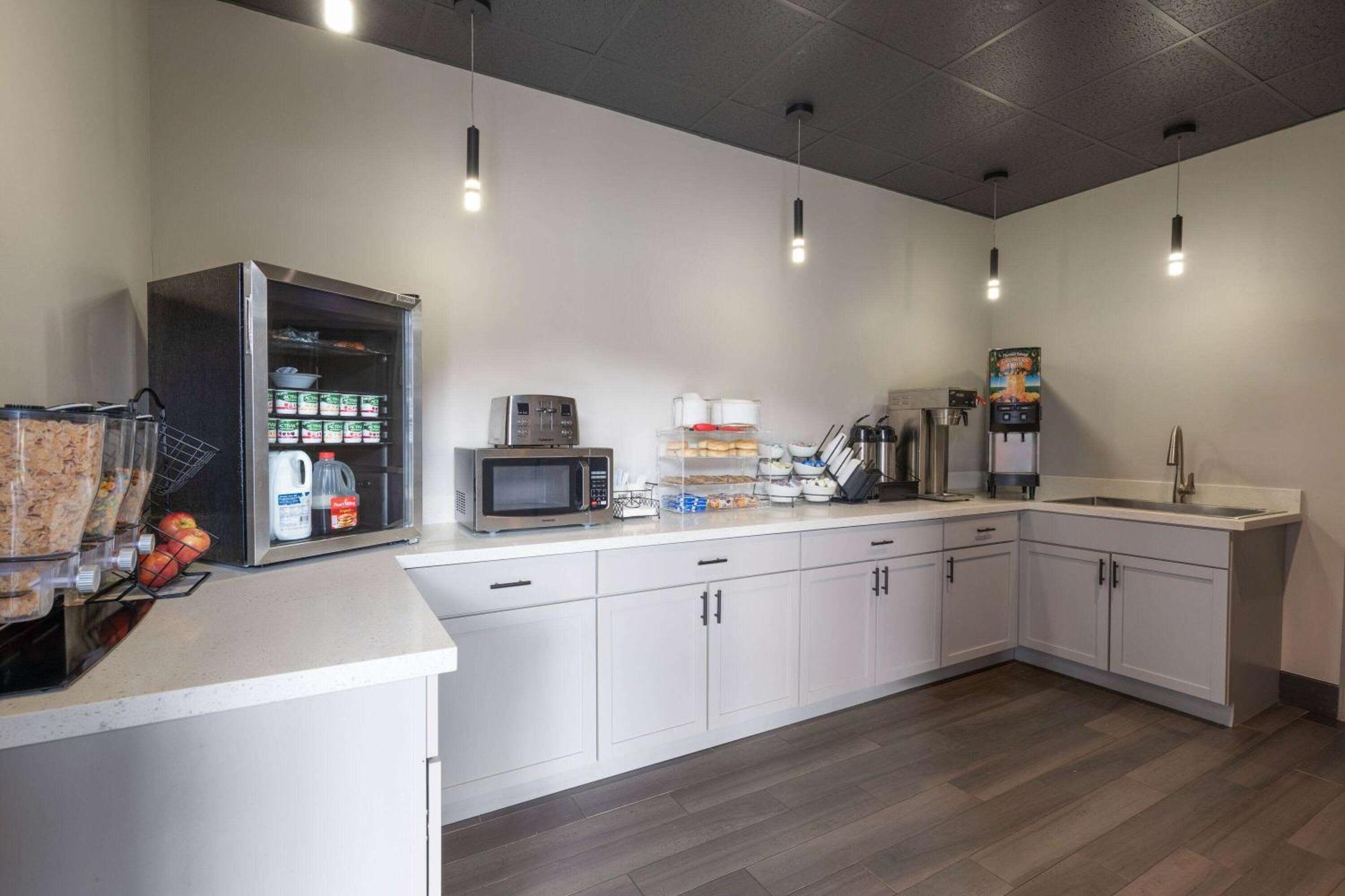 Ramada By Wyndham Studio Suites Dothan Ngoại thất bức ảnh